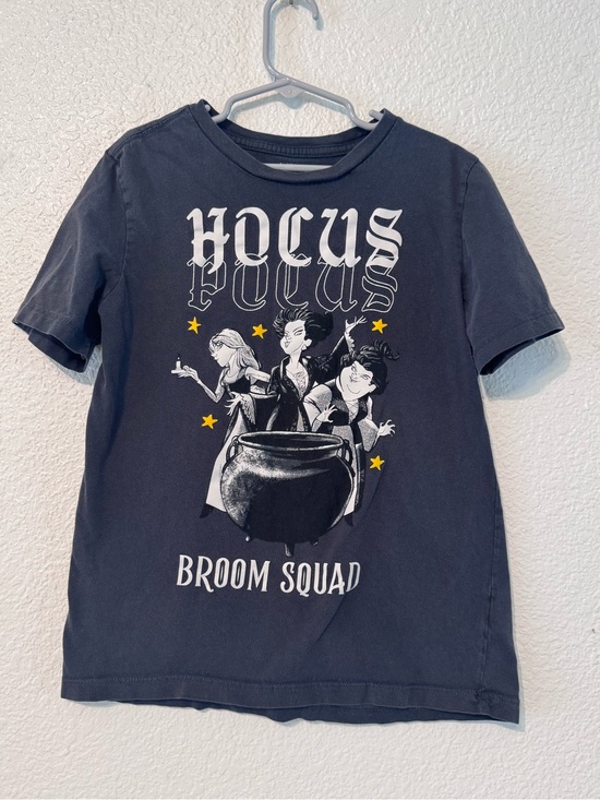 Disney Other - Disney Kids Hocus Pocus Broom Squad Black Tee with Yellow Stars